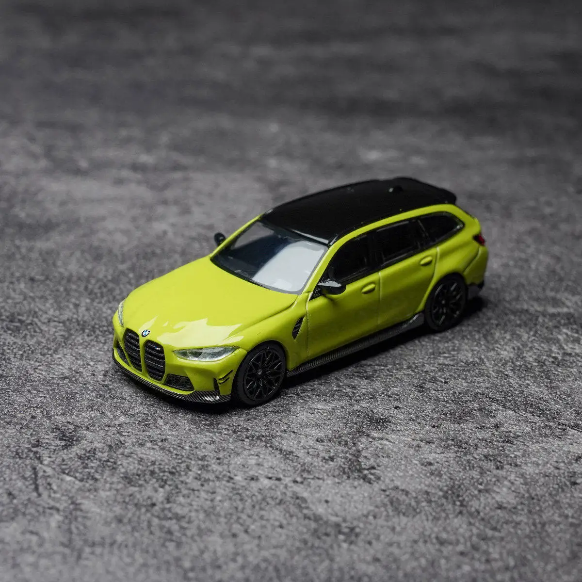 Фото Модель MINIGT в масштабе 1:64 из литого сплава # Модель автомобиля BMW M3 M Performance Touring 1102, классическая коллекционная модель, подарок для взрослых, сувенир, статическая модель для демонстрации №1