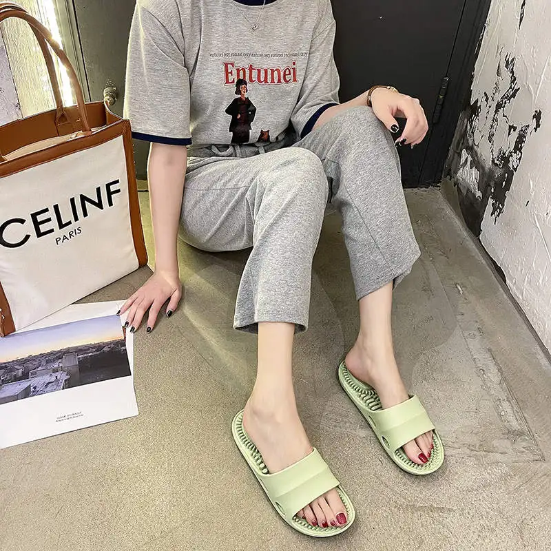

Oversized Men's Leather Slippers High Quality 2022 Men's Summer Flip Flops Luxury Designer Trainer Fleece Shoes Slipers Tennis
