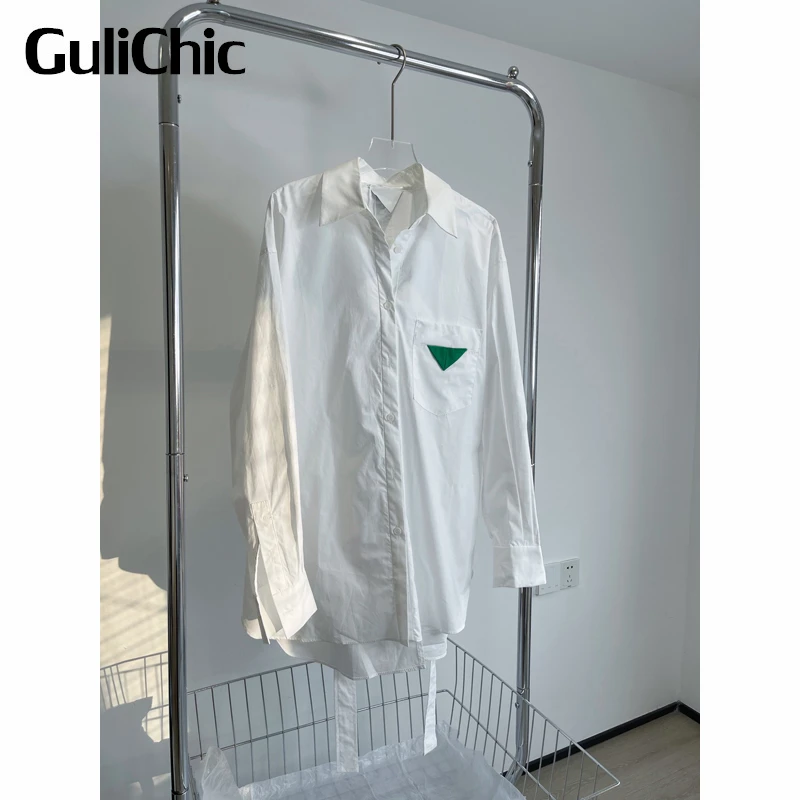 

3,15 GuliChic темпераментная однобортная хлопковая белая рубашка с карманом с вышивкой буквами и разрезом сзади блузка с поясом для женщин