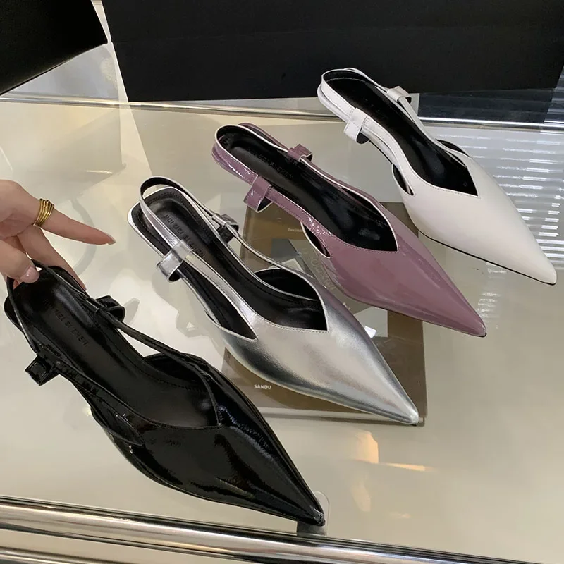 Туфли женские на низком каблуке с острым носком без задника