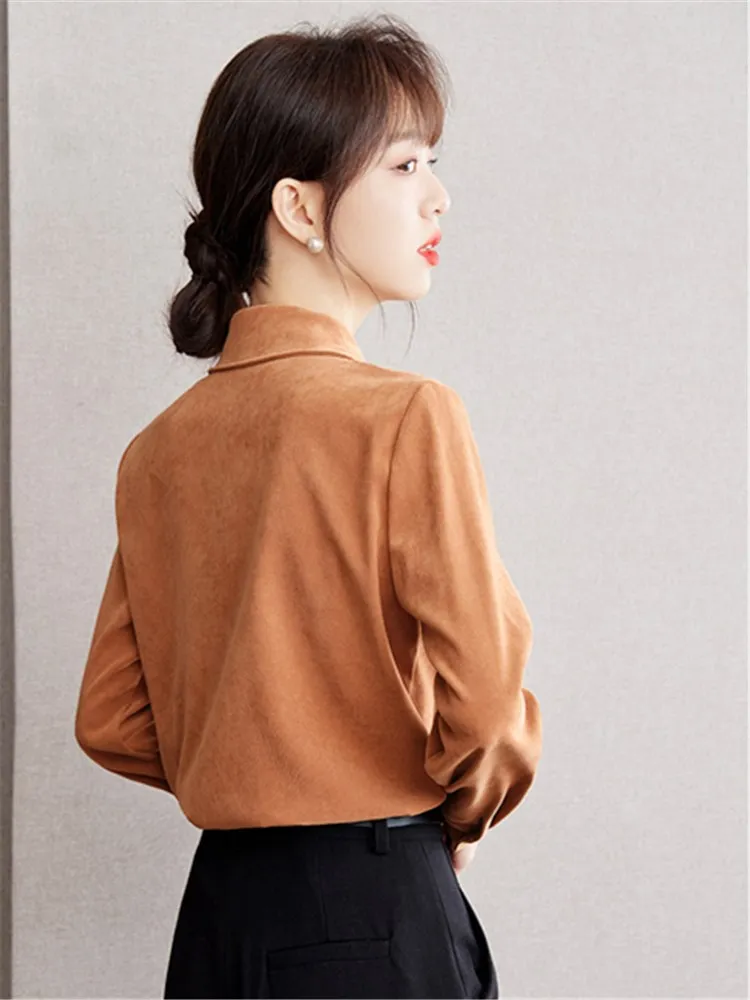 Блузка женская демисезонная с длинным рукавом отложным воротником и бантом