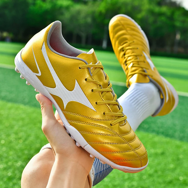 New Gold Men Indoor Soccer Shoes Society Professional Field Cleats Mens Football Boots TF/FG Football Sneakers Men Futsal Shoes