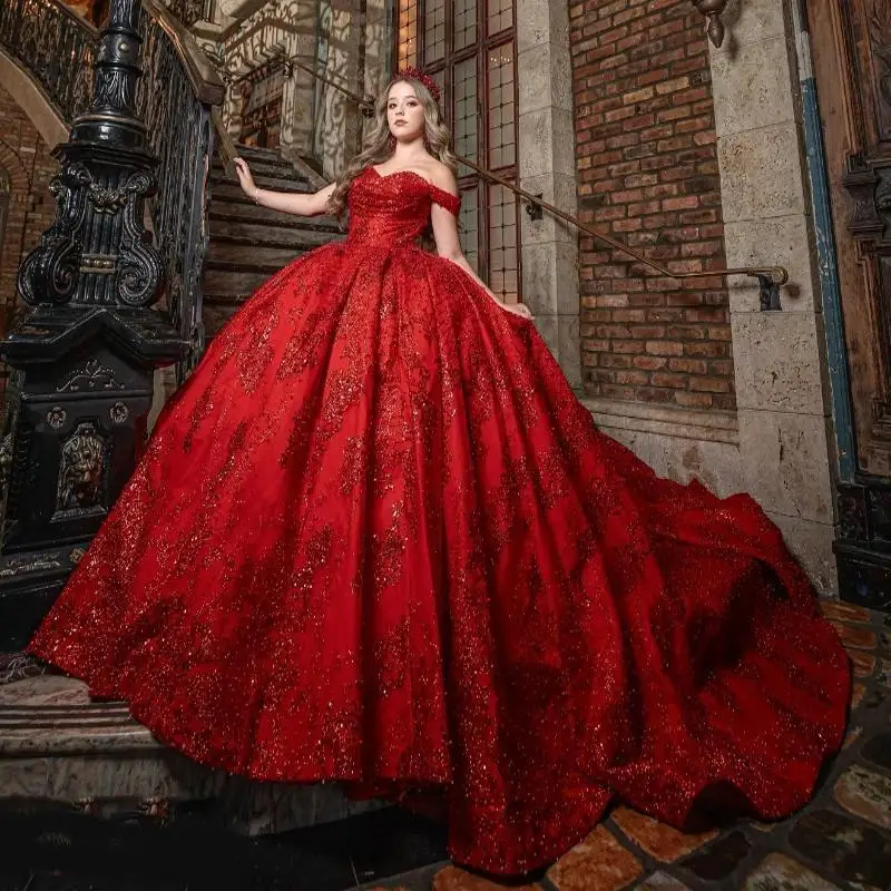 Роскошное красное блестящее платье для Quinceanera 2024 с открытыми плечами бусинами и