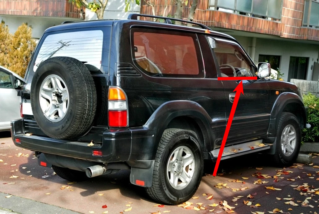 Комплект из 2 черных молдингов для оконных стекол (уплотнитель) для Toyota Land Cruiser LC90 1996-2002, 3 двери, 75711-60030 (art.: 3920db3e545a5) - 3920db3e545a5