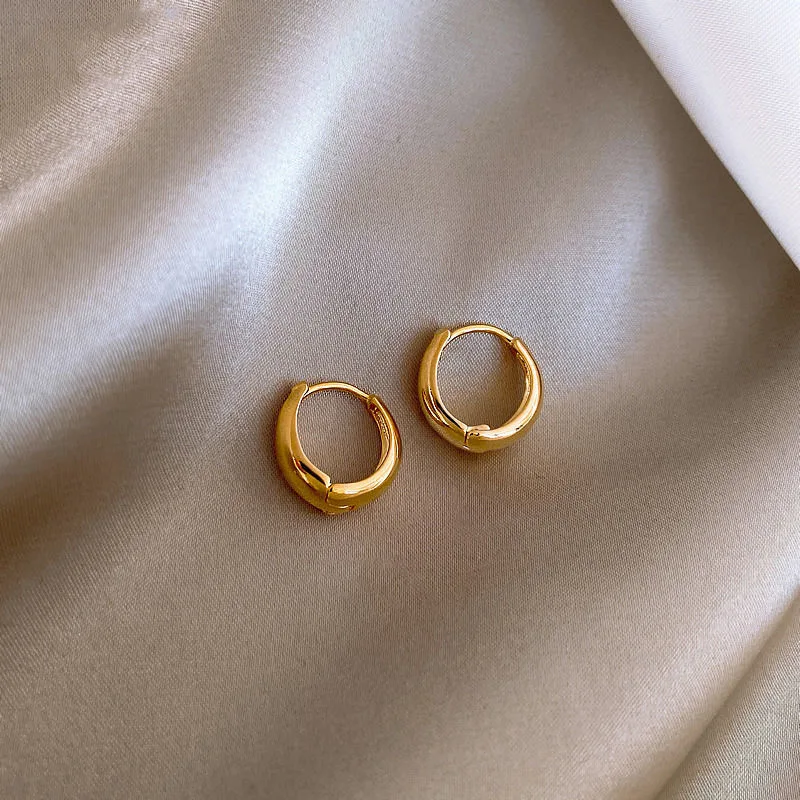 

PTQASP Minimalism Retro French Romantic Metal Small Circle Hoop Earrings Fashion Korean Jewelry or Woman Students Simple Earring