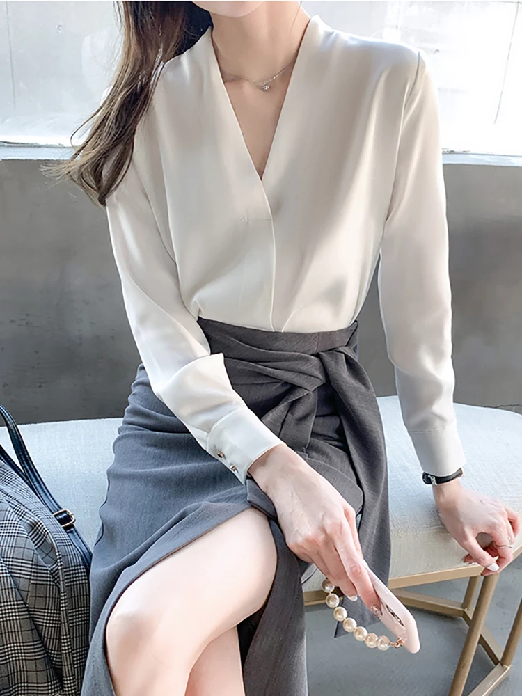

AOSSVIAO Women Fashion Blouse V-neck Long Sleeve Blouses Shirts Casual Tops Work Wear Chiffon Shirt Blusas Mujer De Moda 2022