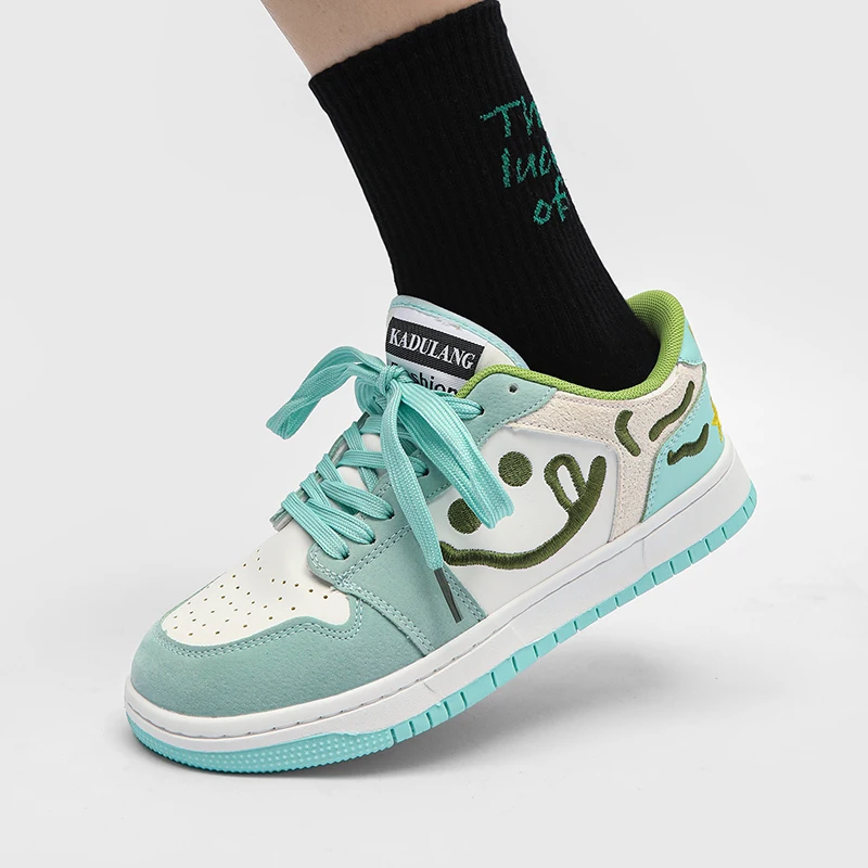 

Новые мужские модные спортивные ботинки на шнуровке с персонализированной вышивкой, Мужская Персонализированная универсальная Вулканизированная обувь, повседневная обувь для пар