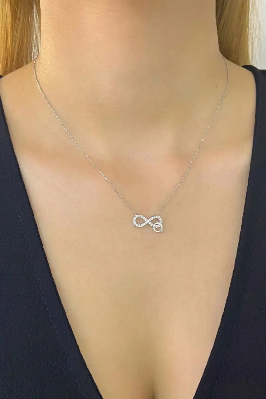 

Маленькое ожерелье из серебра 925 пробы для помолвки Infinity