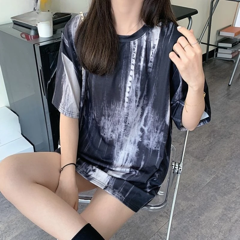Фото Футболка Y2k Tie Dye для женщин, весенне-летняя, винтажная, свободного кроя, универсальная, в японском стиле, повседневная, с круглым вырезом №2