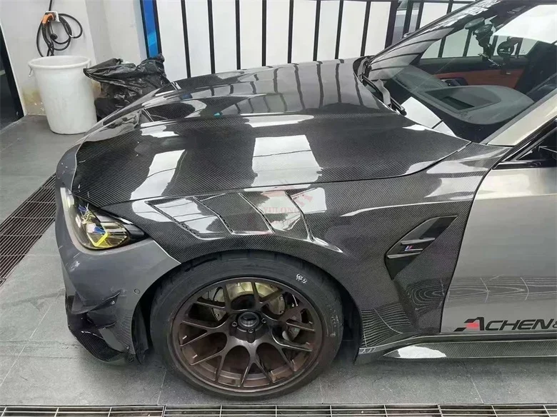 Передние крылья из углеродного волокна в стиле YL для G82 M4 20-23 высококачественная