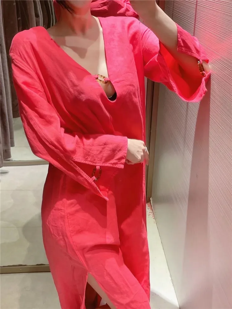 Платье-миди женское розовое длинное с разрезом и пряжкой |