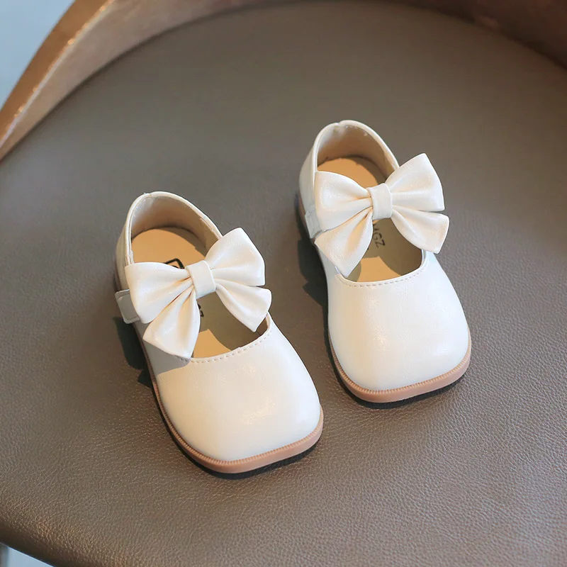 

Кожаные туфли для маленьких девочек, весна 2022, детская Праздничная обувь, модная удобная обувь с мягкой подошвой и бантом для маленьких дете...