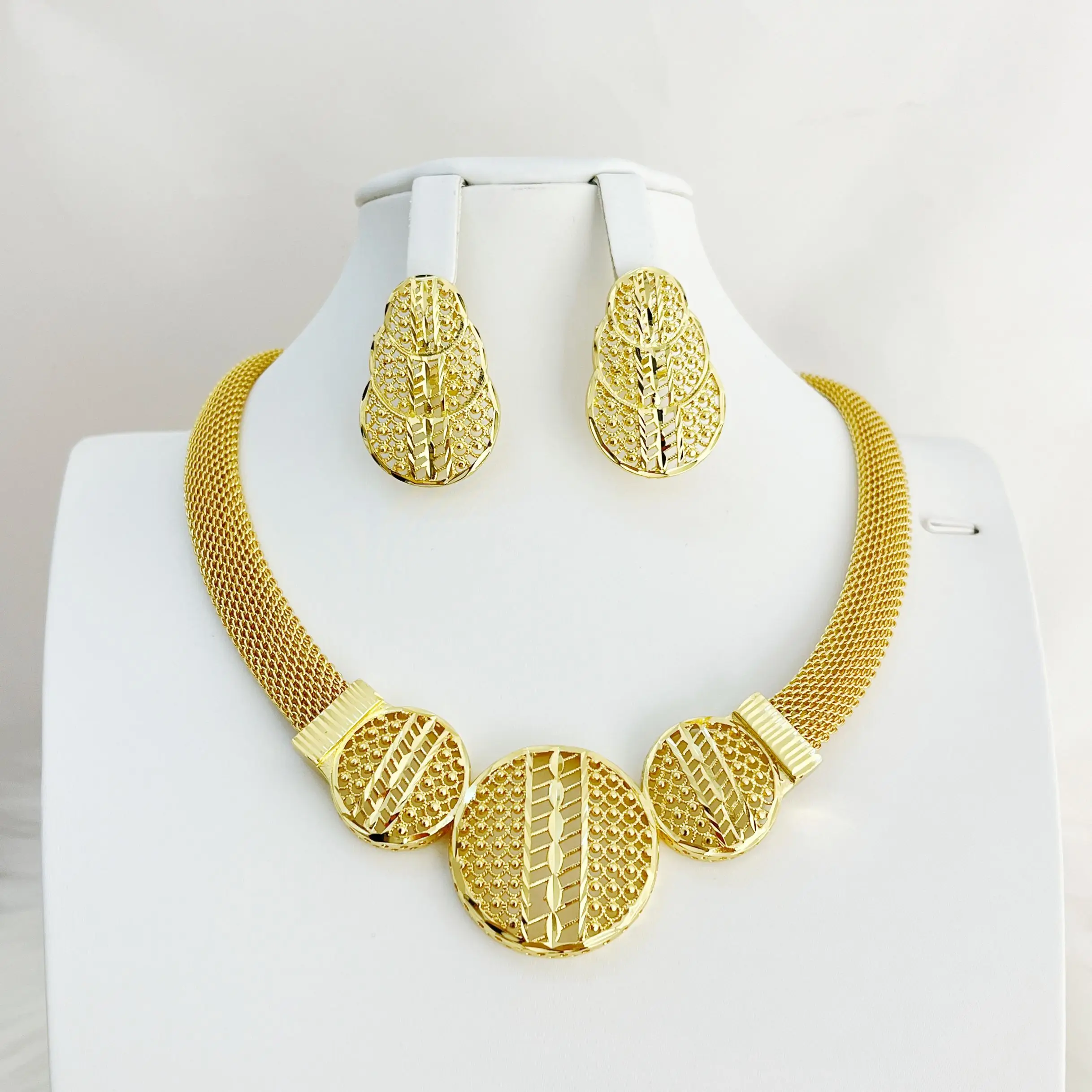 

Indian Fashion Earring & Necklace Set Dubai Gold Color Jewelry Sets For Women Nigeria Bridal Accessorie Wedding Party Gift