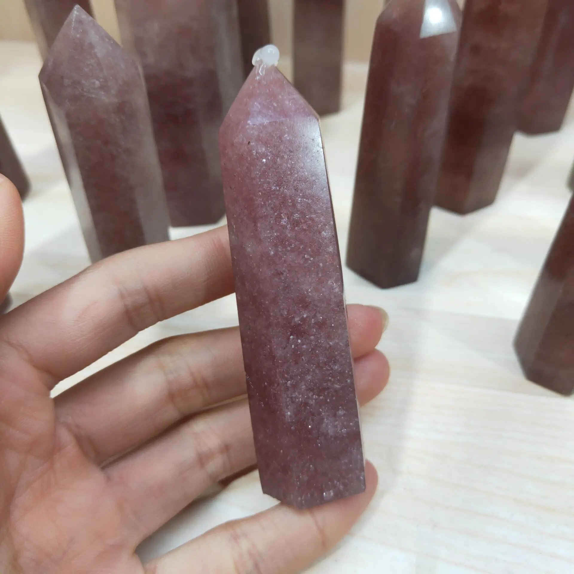 

Оптовая продажа, клубничный кристалл, шестигранная колонна, натуральный кристалл, минеральное украшение, лечебная палочка, коллекция и дом...