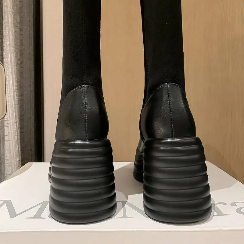 Сапоги-гладиаторы из бычьей кожи на очень высоком каблуке с круглым носком