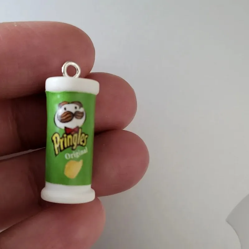 Оригинальные серьги в виде картофельной стружки