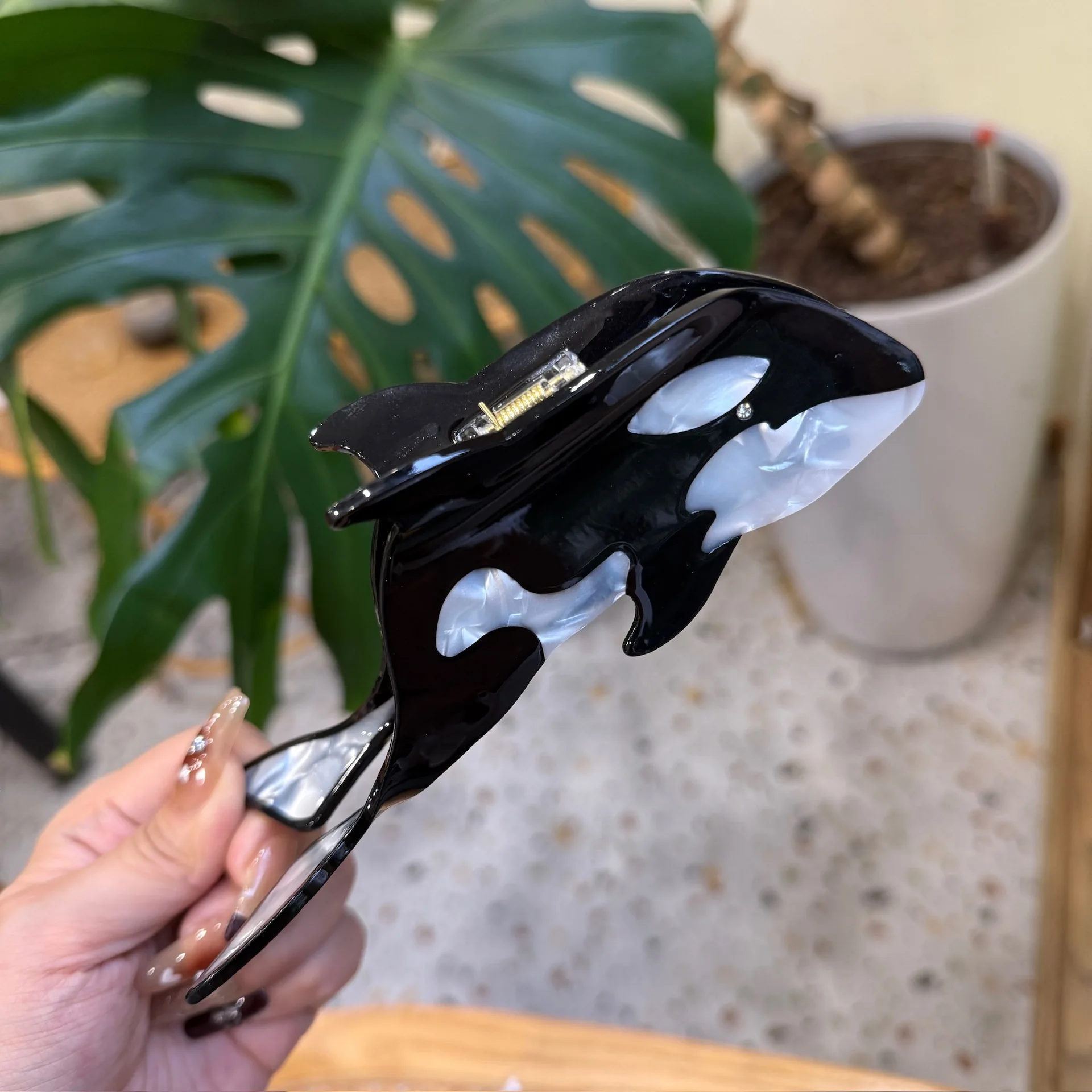 YHJ Rhinestone Orca коготь для волос изысканные животные экологически чистый материал