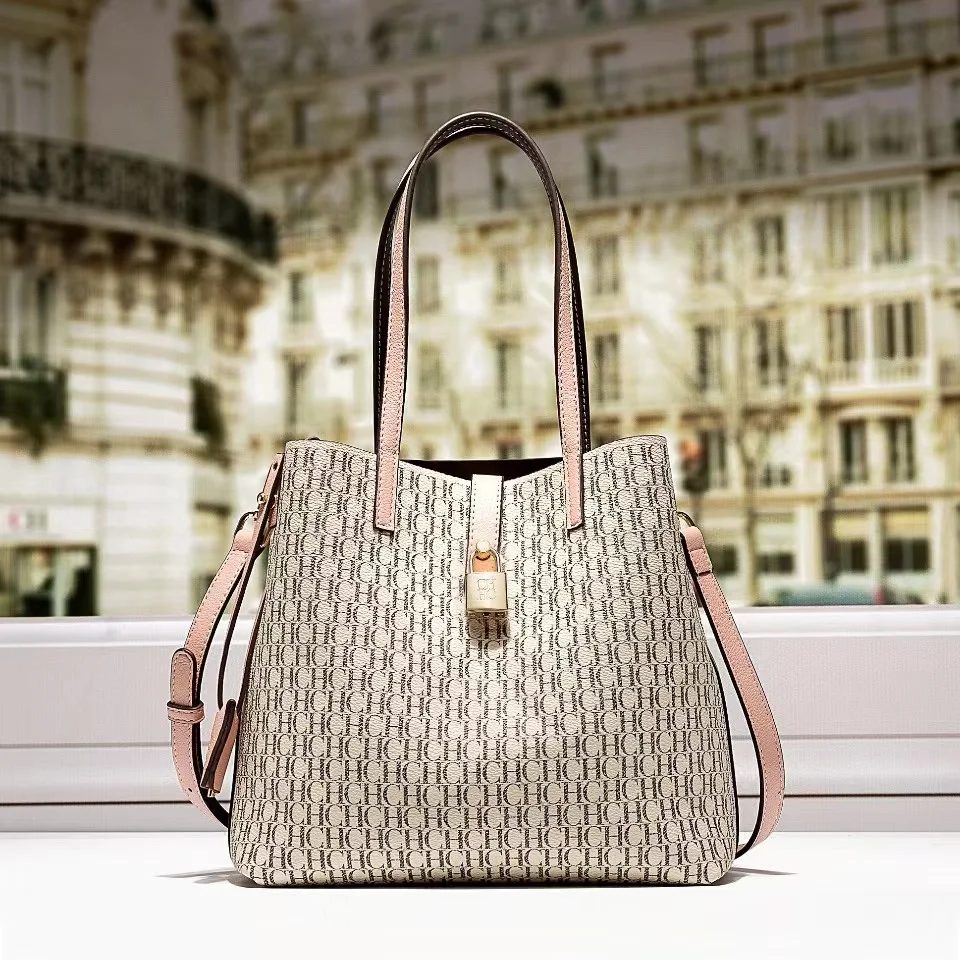 

CH 2022 New Large Capacity Women's Single Shoulder Messenger Bag Small Bucket Bag 100% Leather Metal Latch Decoration Portable