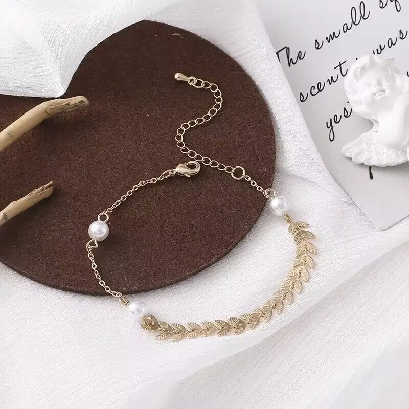 

New Fashion Pearl Bracelet Gold Leaf Wrist Chain Birthday Party Gift Women Jewelry