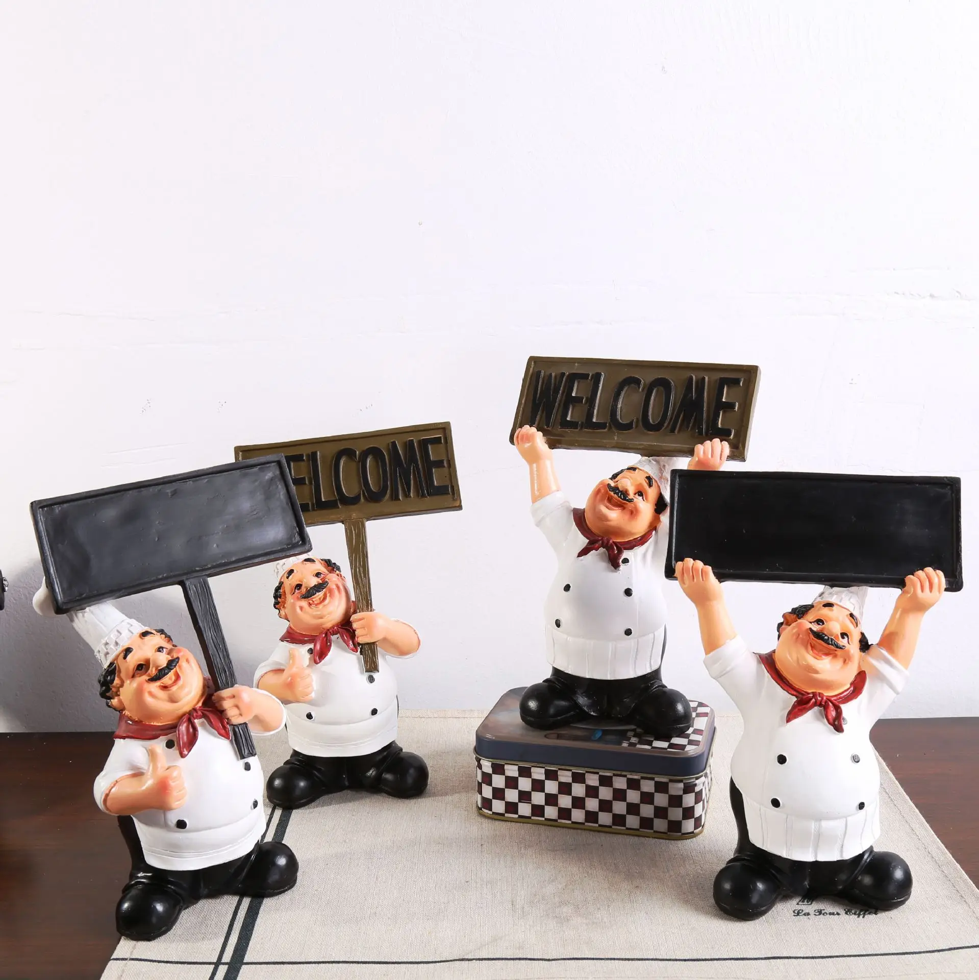 

Scandinavian style coffee shop figure ornaments Western restaurant chefs blackboard welcome plate fashion creative decoration