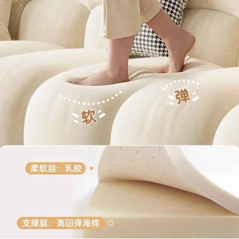 Кремовый диван-хмара с ветром гостиная маленькая квартира прямой ряд простая