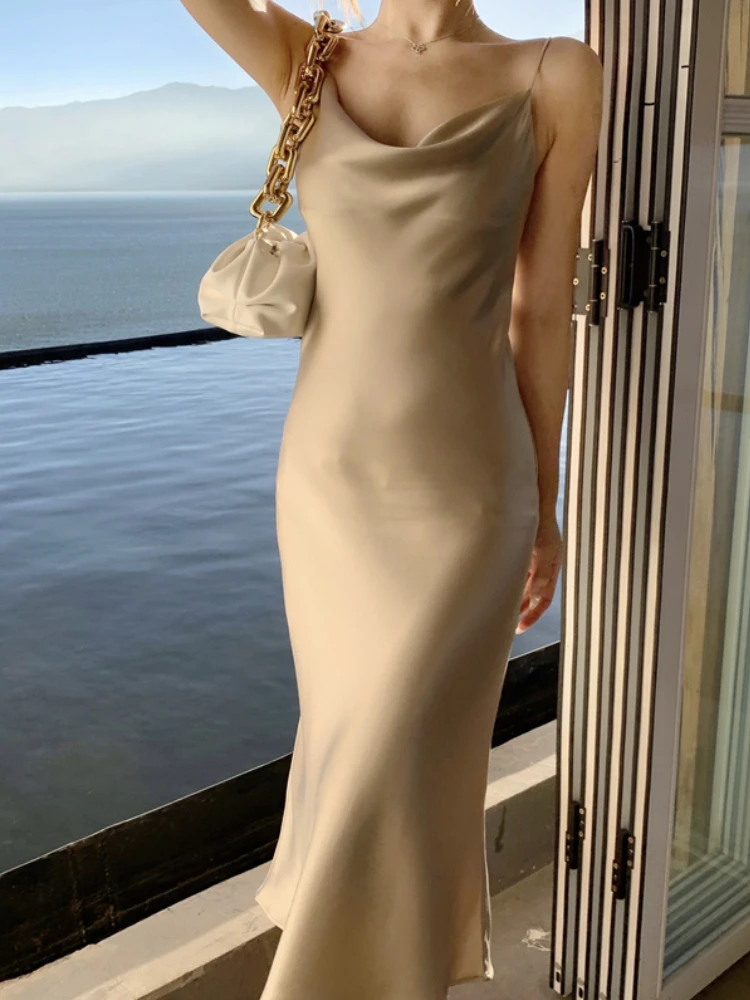 

Платье женское атласное средней длины, элегантное пикантное однотонное облегающее пляжное, на бретелях-спагетти, модная юбка, весна-лето