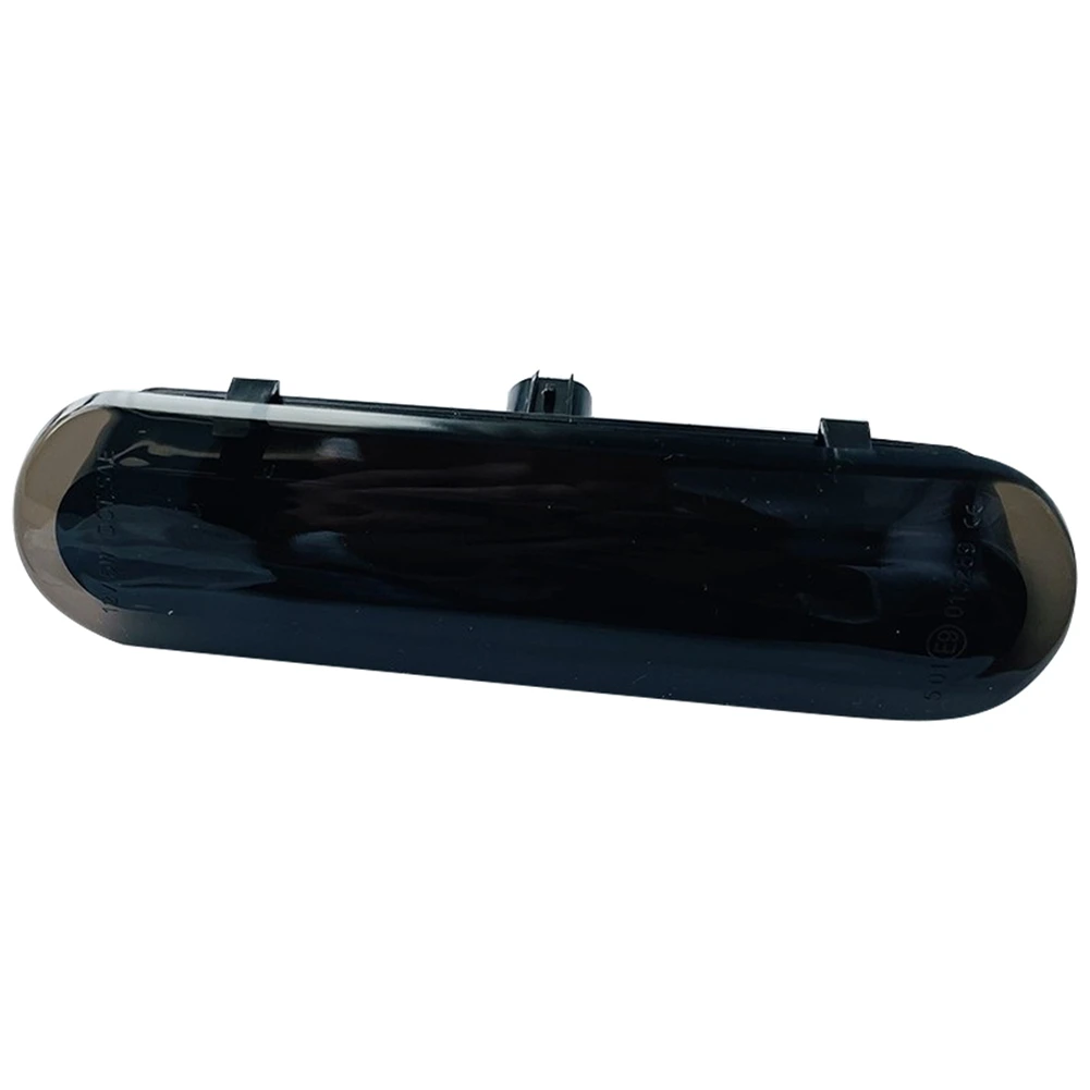 Фонарь заднего тормоза для Suzuki Jimny JB64 JB74 2019-2021 черный корпус красный цвет