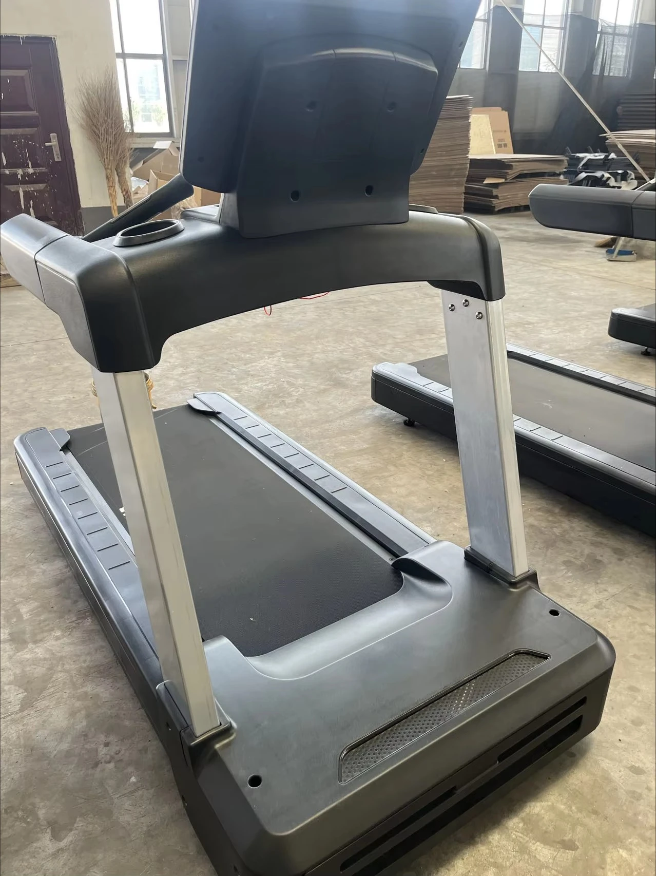 Фото Беговая дорожка S Gym Runner: Профессиональный электрический тренажер для дома и коммерческого использования №5