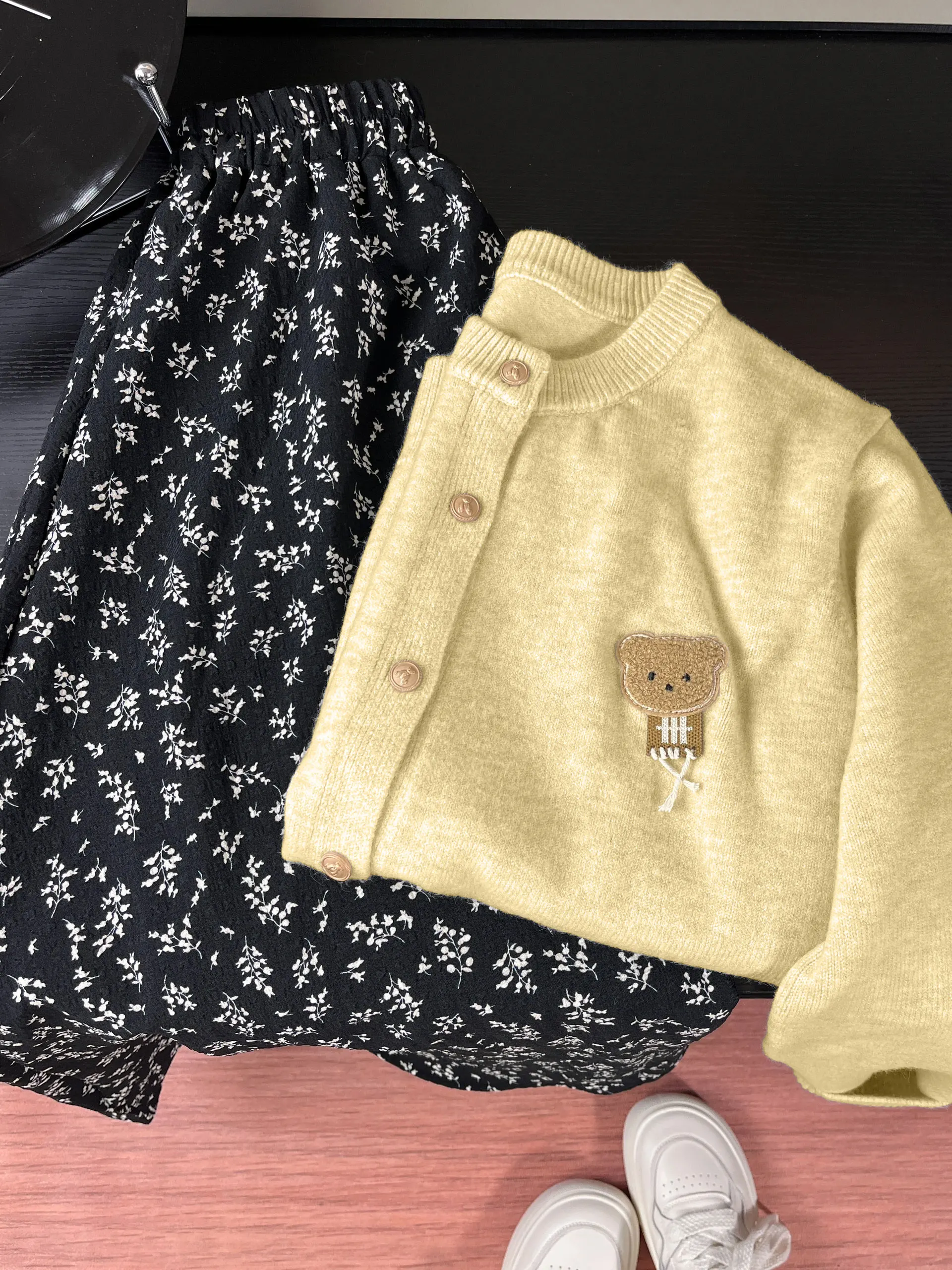 [Бесплатная примерка] одежда для ранней осени вязаный Топ молочного цвета Huhu