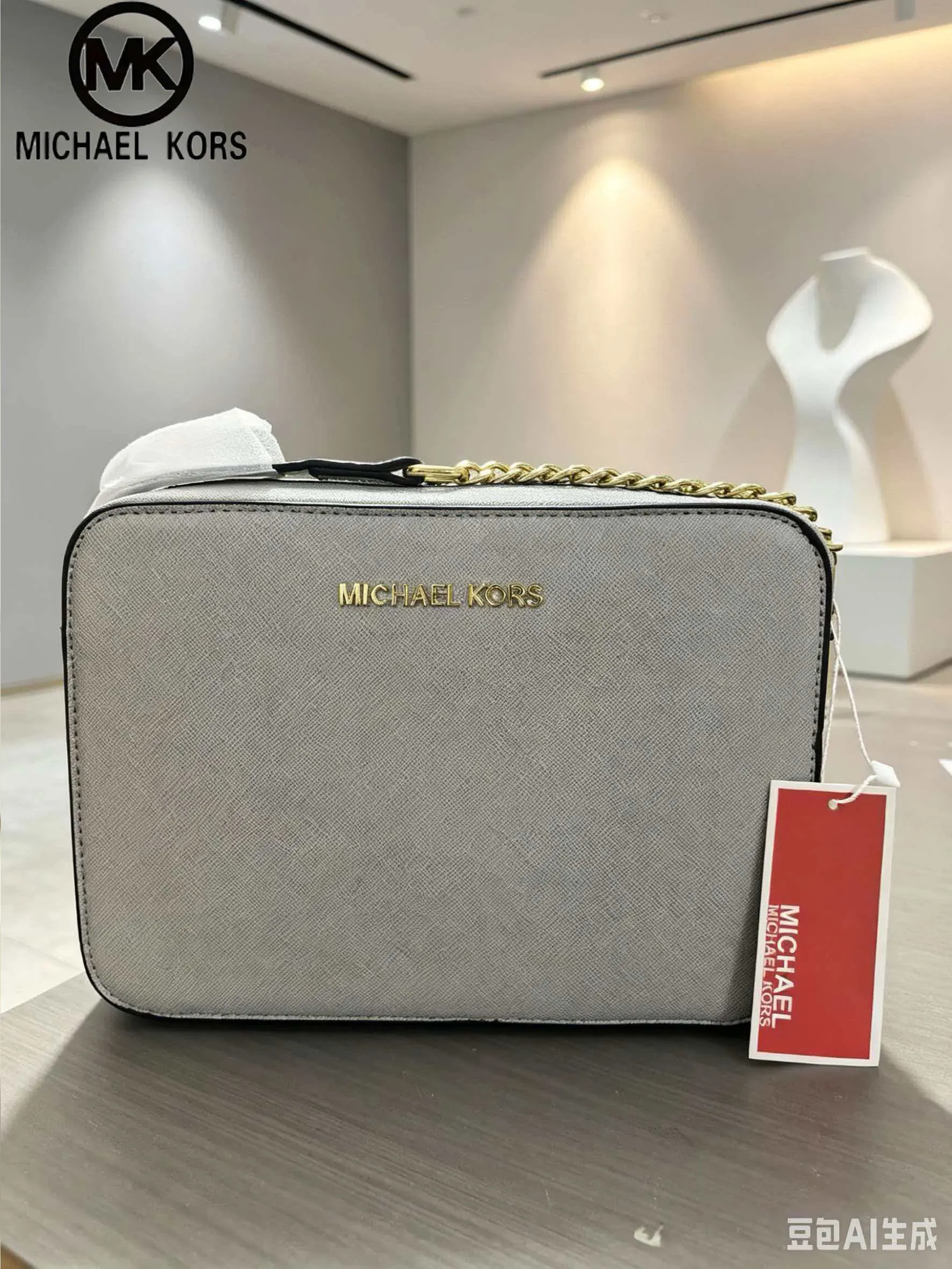 Фото Новая большая женская сумка Michael Kors Ole Jet Set 2026 из ПВХ-кожи, на плечо и через плечо, маленькая квадратная №3