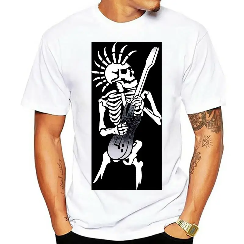 

Мужская футболка в стиле панк с рисунком скелета