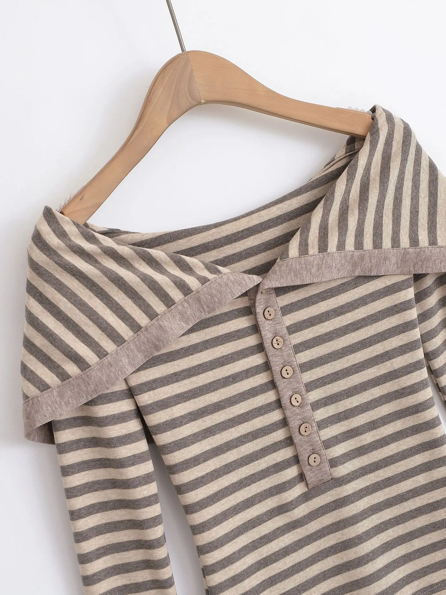 Осень/зима новинка 2024 полосатый пуловер с открытыми плечами и длинными рукавами