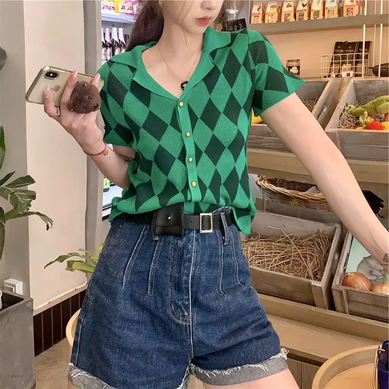 

Женский трикотажный кардиган-поло на пуговицах, с коротким рукавом