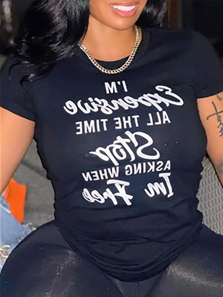 

Женская футболка с круглым вырезом, коротким рукавом и принтом букв