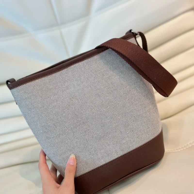 

Simple Large-Capacity Braided Stitching Leather Designer Bucket Cabbage Basket Handbag Shoulder Buckle Letters Bags For Woman