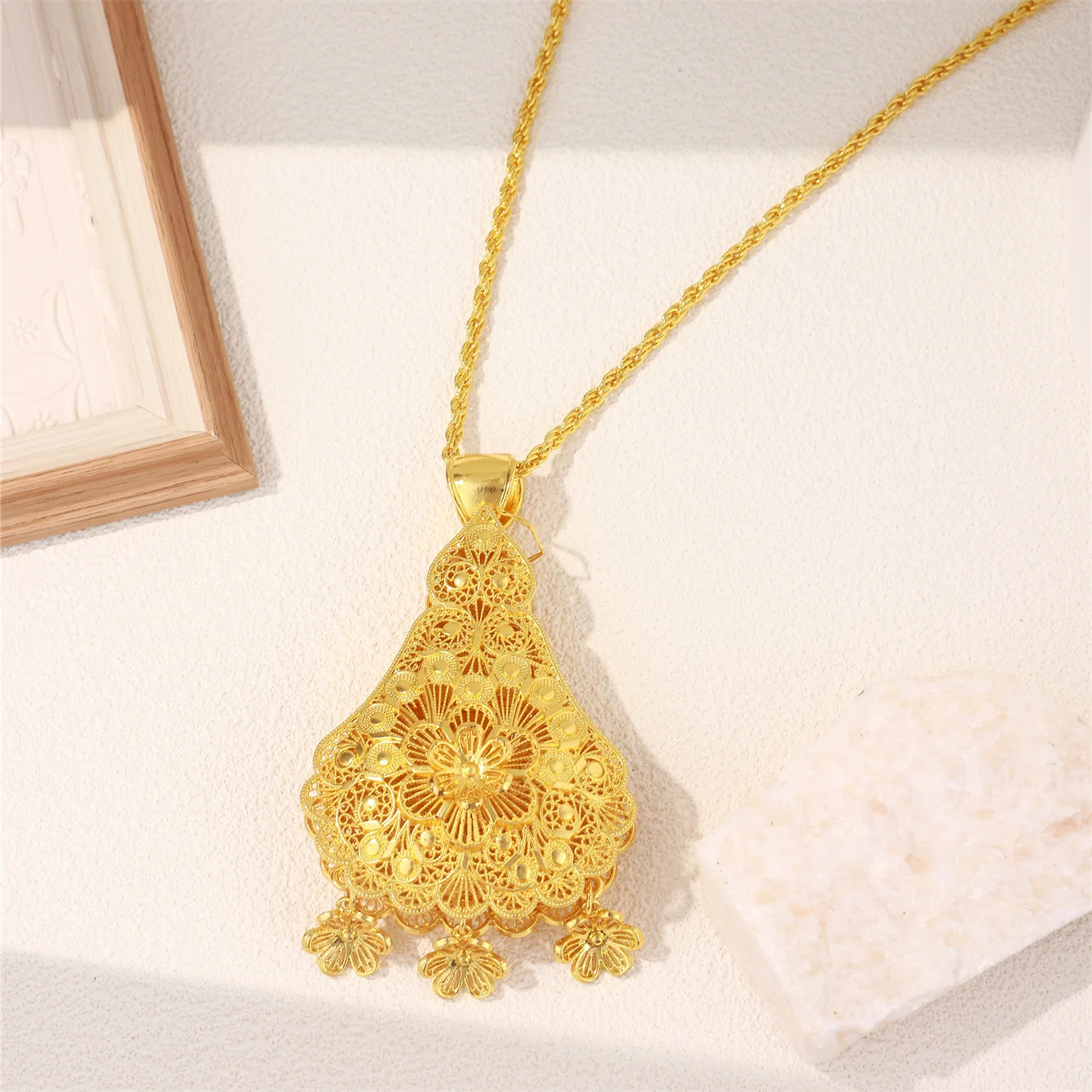 Ожерелье из двух сплавов для невесты Алжира подвеска золотого цвета в форме