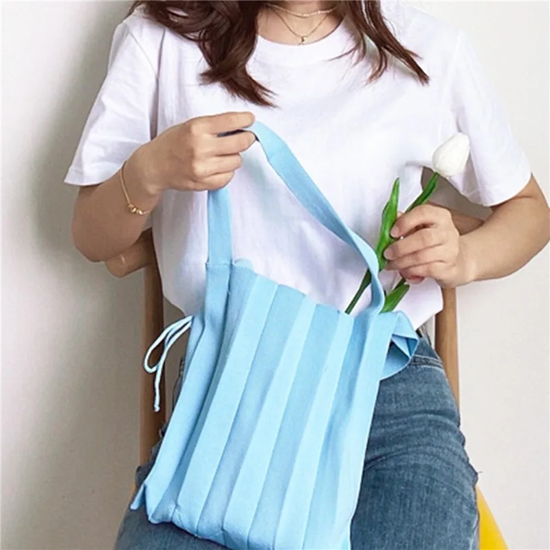 

Маленькая шикарная женская летняя сумка, вязаные плиссированные сумки на плечо, сумки для покупок в Корейском стиле на шнурке, плетеная сумка на плечо для девушек