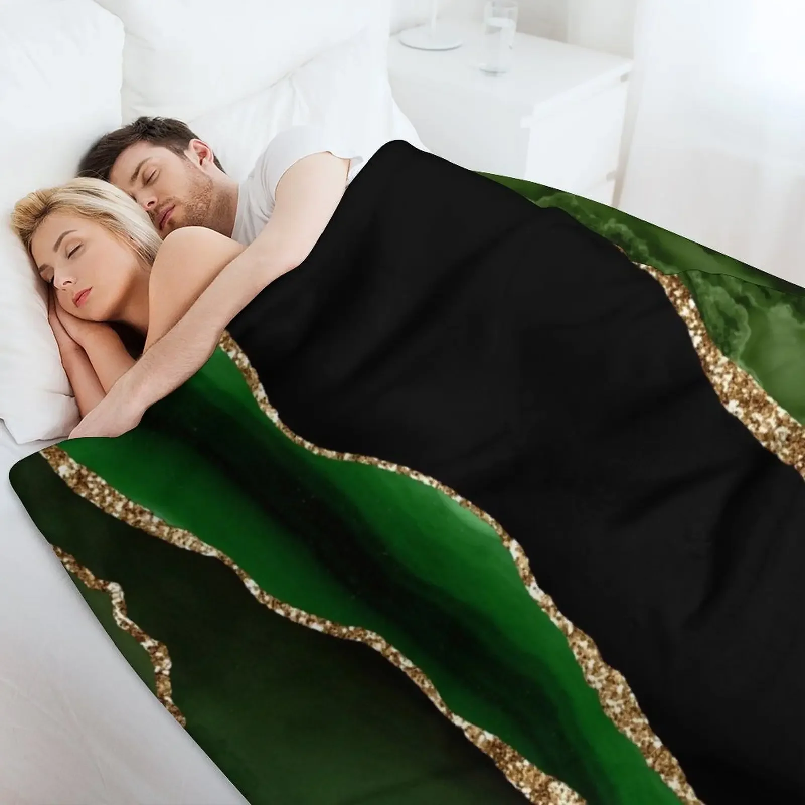 Абстрактное изумрудно-зеленое и золото современный жеодный агатовый дизайн