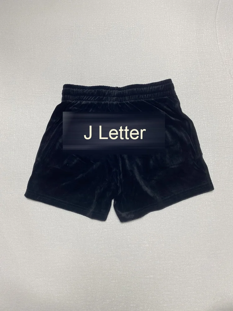 Бархатные спортивные шорты