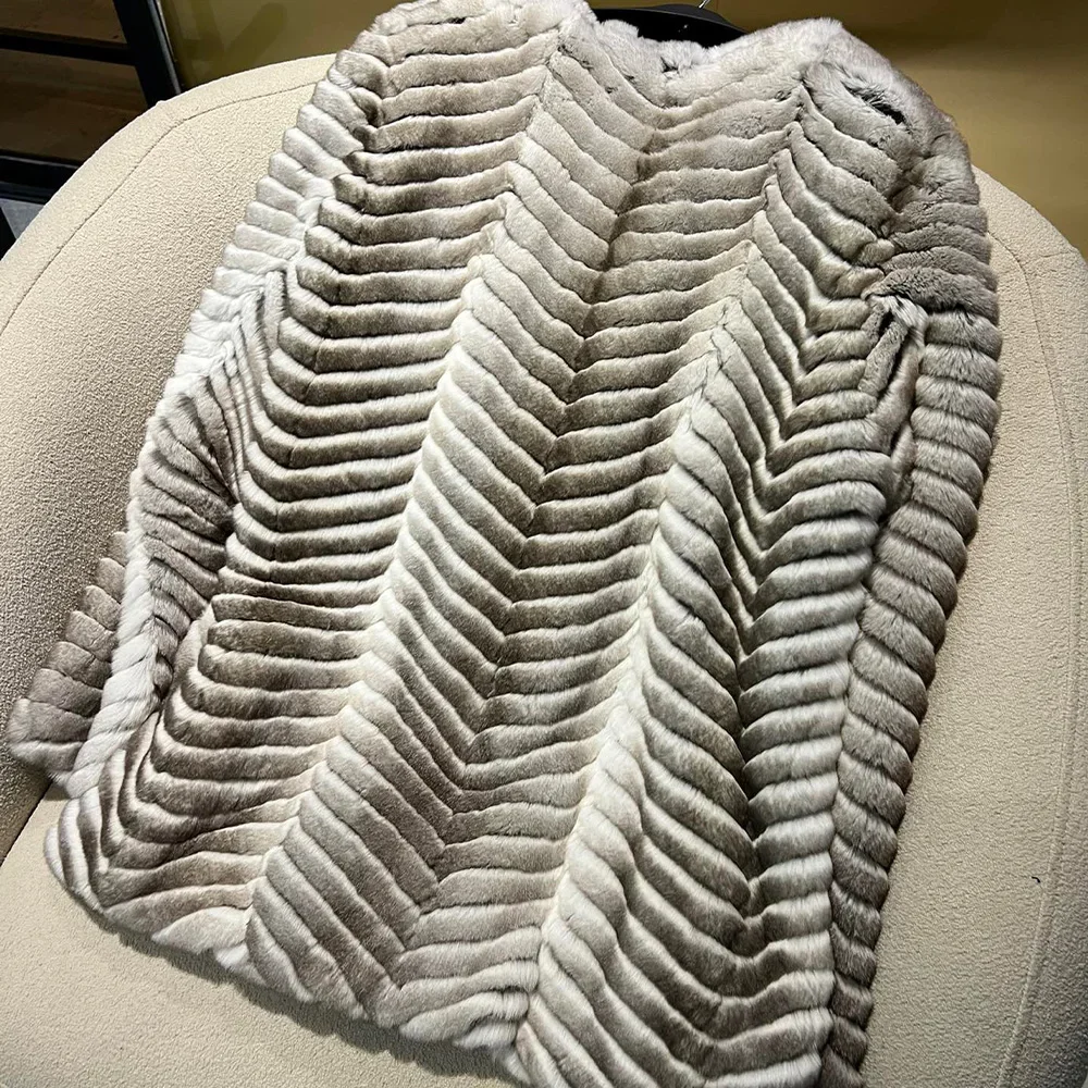 Рисунок 6 - Саржевая Меховая куртка с V-образным вырезом