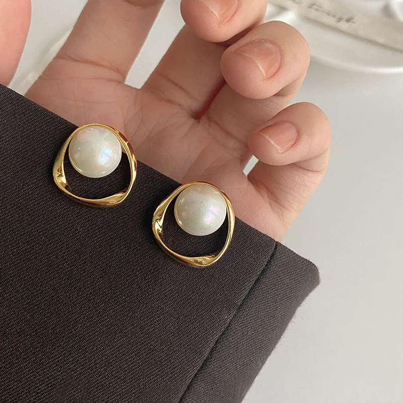 

Imitation Pearl Earring for Women Gold Color Round Stud Earrings Christmas Gift Irregular Design Unusual Earrings Bijoux Femme