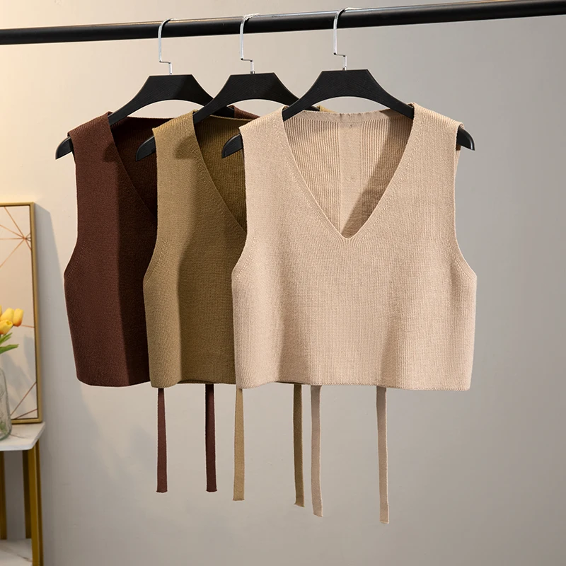 Короткий жилет на шнуровке сзади уличная юбка подтяжках рубашка с v-образным