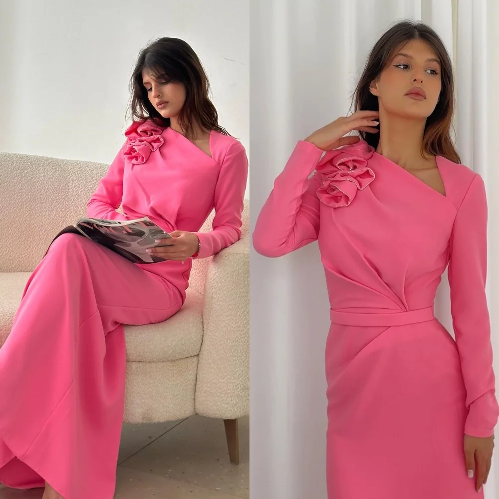 Простое асимметричное платье-футляр на одно плечо по индивидуальному заказу