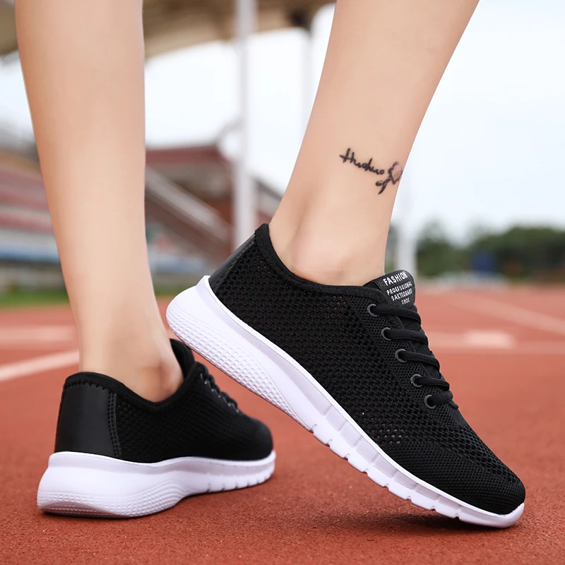 Женские повседневные туфли Модные дышащие прогулочные на плоской подошве