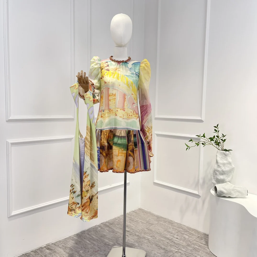 

Женское мини-платье из чистого шелка, с принтом граффити, буффами на рукавах и открытой спиной, весна-лето 2023