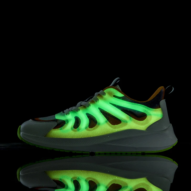 Spring Summer Fashion Reflective Men's Running Sneakers Comfortable Mesh Chunky Sneakers Men Trainers Outdoor Athletic Shoes Men