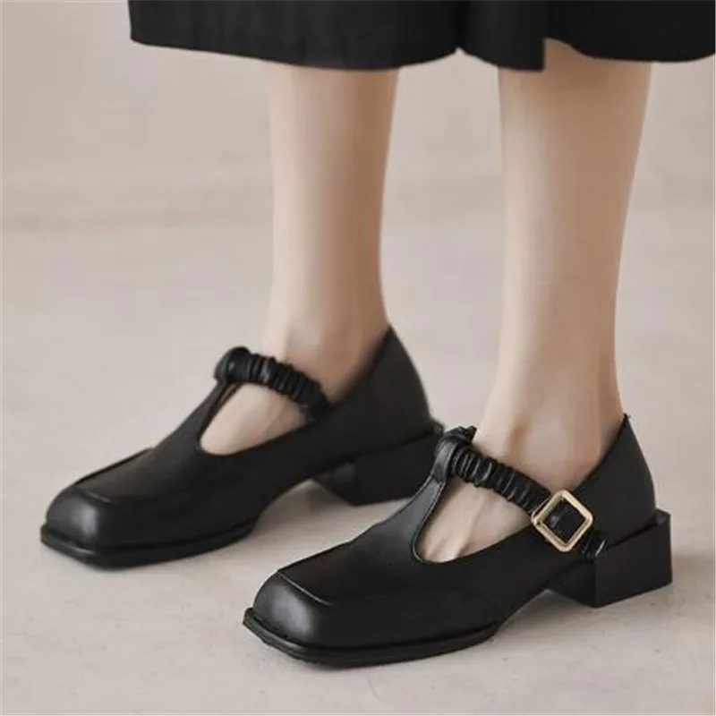 2022 Autumn Retro Solid Color Square Head Women's Flat Shoes Outdoor Comfortable Platform Buckle Square Heel Casual Ladies Shoes