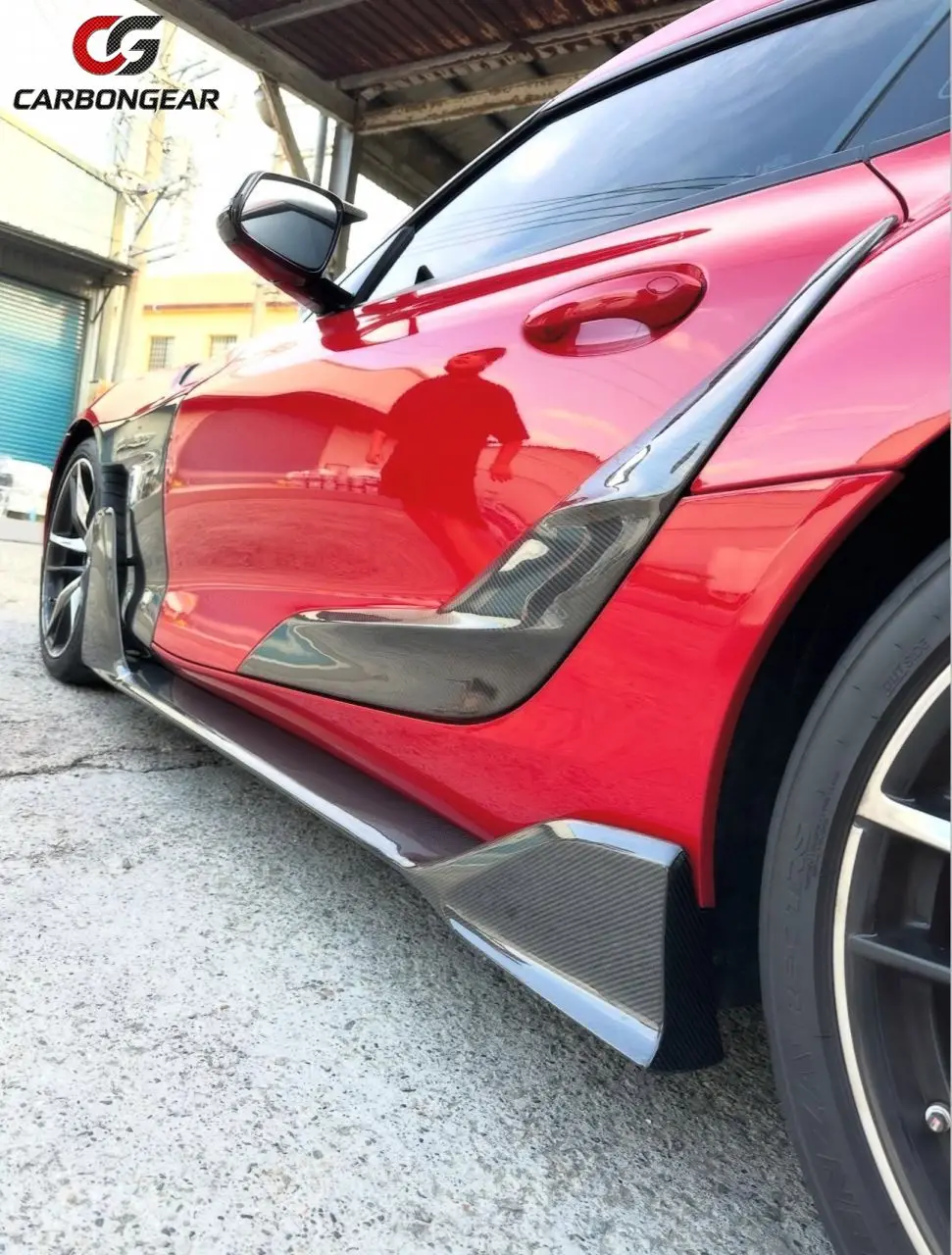 Фото Для Toyota Supra GR A90 A91 Mk5 2020+ в стиле AD-V2: Комплект обвеса из сухого карбона (боковые бамперы, боковые юбки, сплиттеры, накладки на крылья) №2