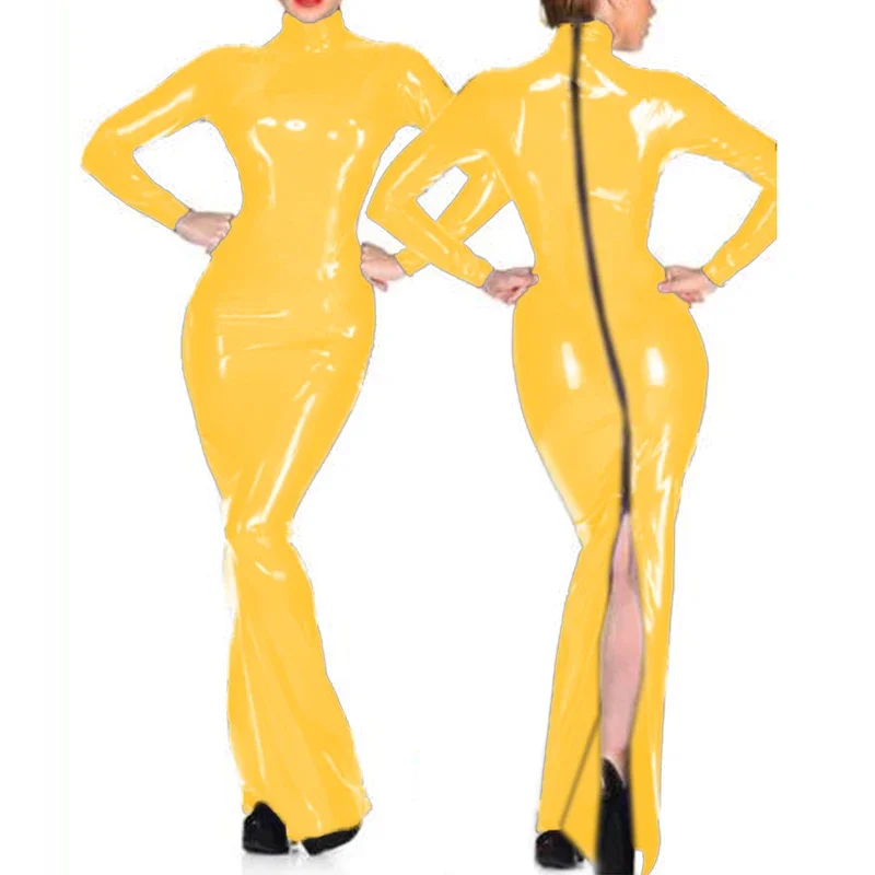 Женское платье-футляр из ПВХ с высоким воротником и молнией сзади