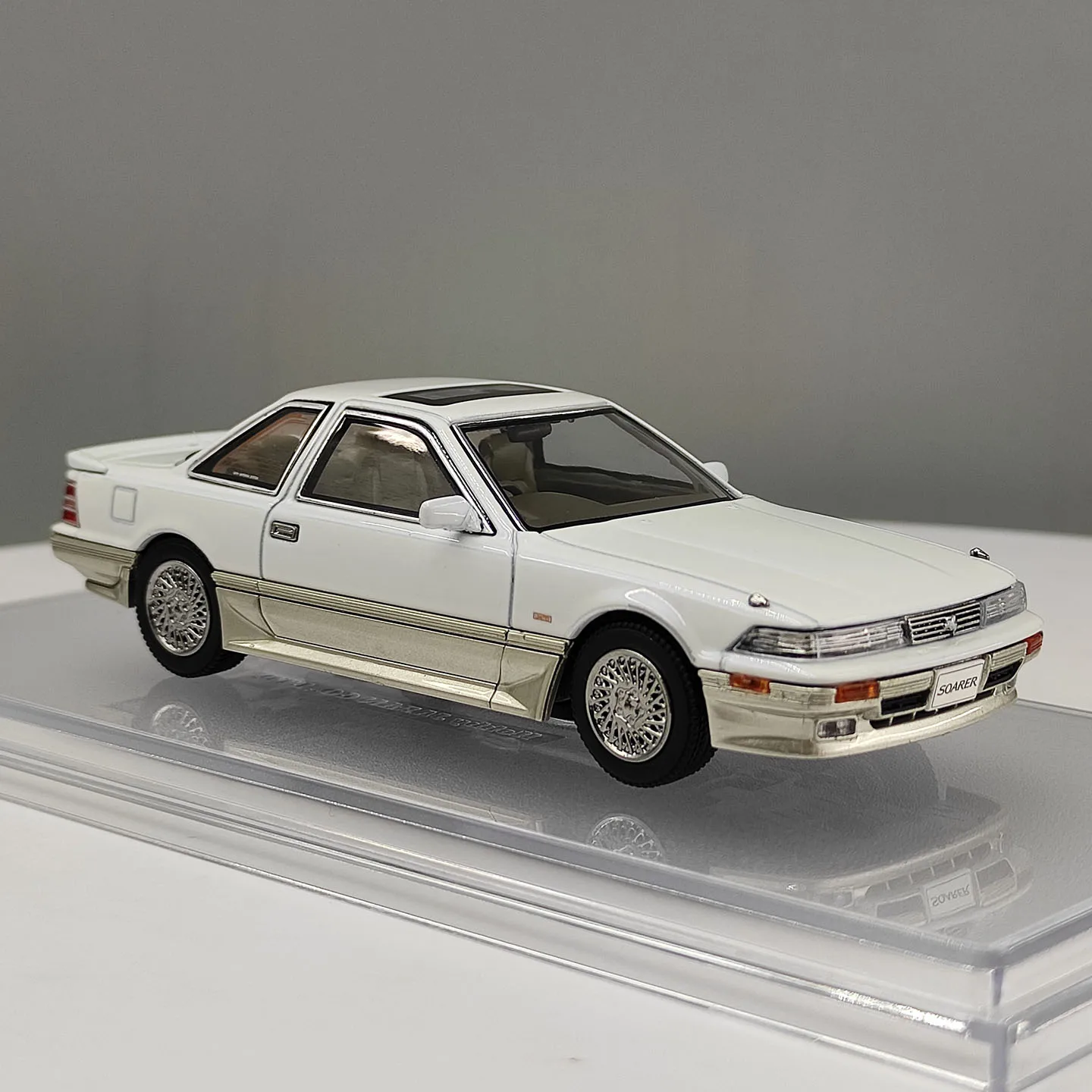 Фото Литая модель HJD в масштабе 1:43 Toyota SOARER 3000 24 GT Limited Edition 432004CW, модель автомобиля из сплава №2